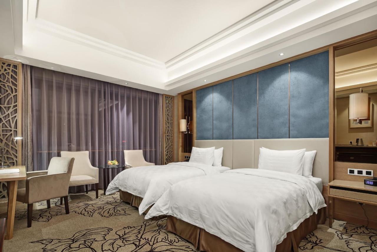 Jinan Luxury Blue Horizon Hotel Екстериор снимка
