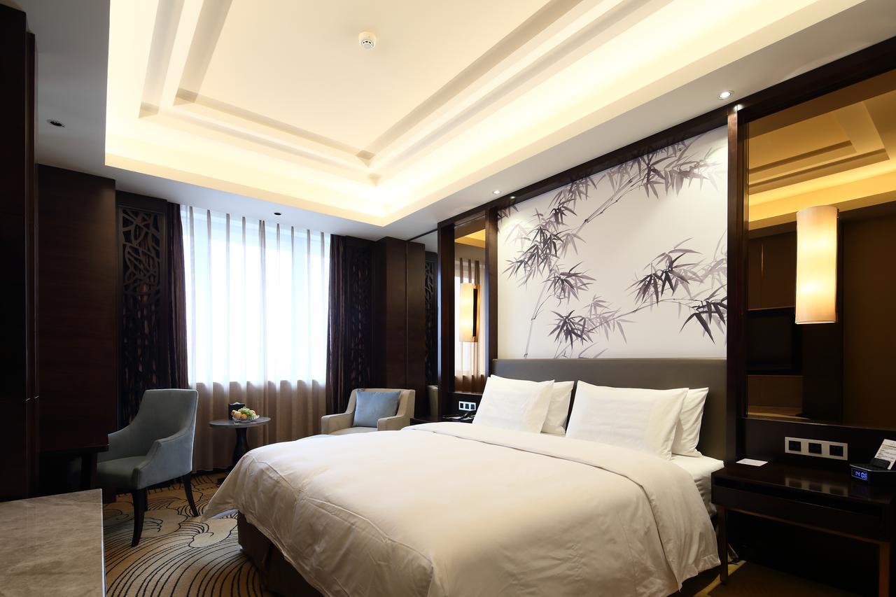 Jinan Luxury Blue Horizon Hotel Екстериор снимка