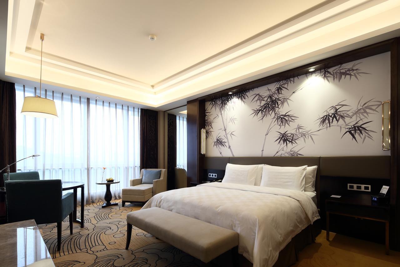 Jinan Luxury Blue Horizon Hotel Екстериор снимка