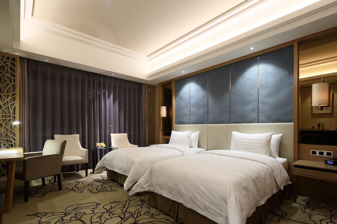 Jinan Luxury Blue Horizon Hotel Екстериор снимка
