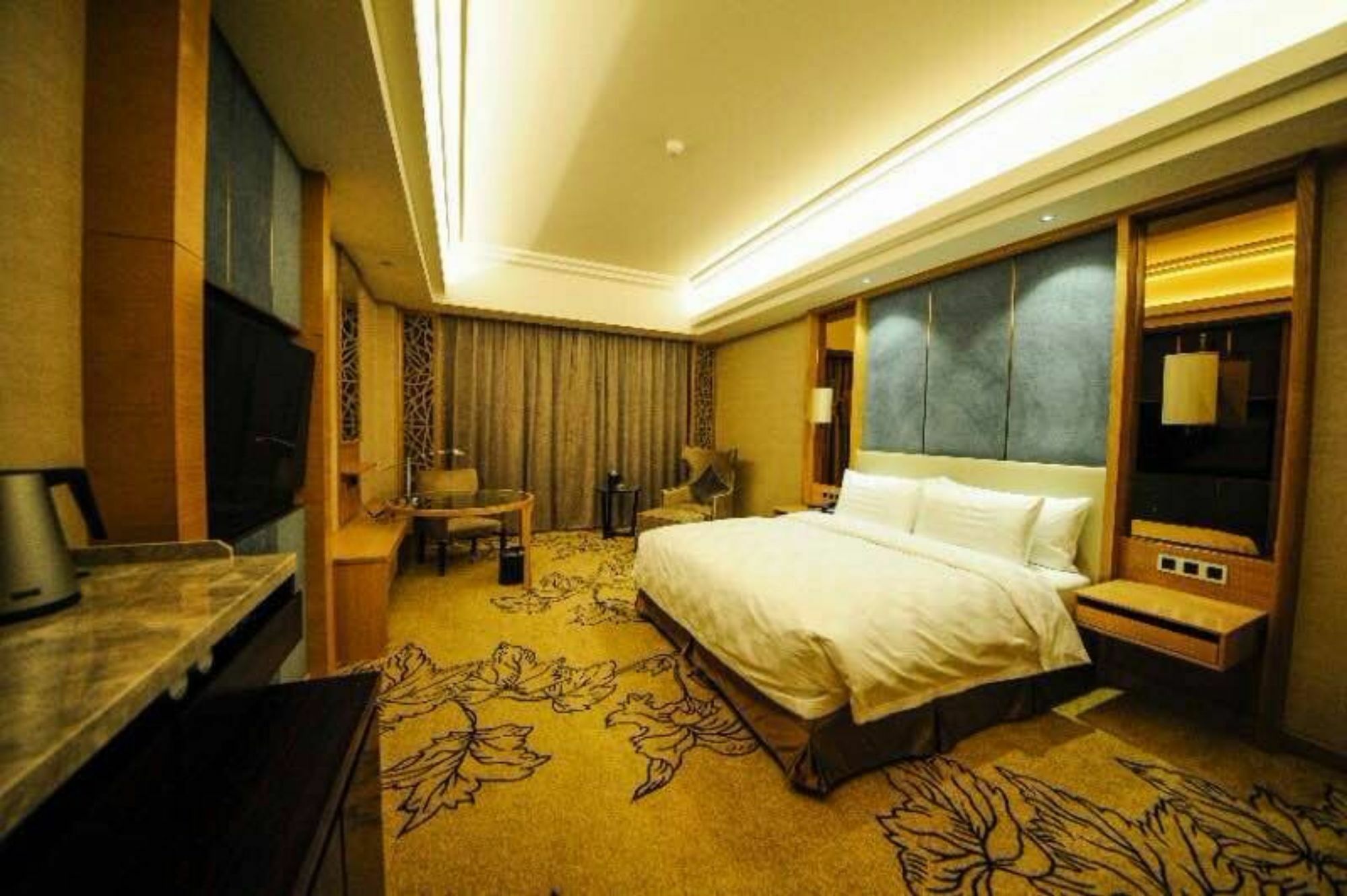 Jinan Luxury Blue Horizon Hotel Екстериор снимка