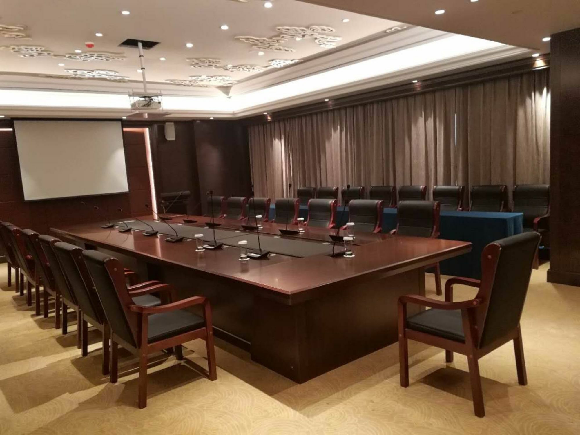 Jinan Luxury Blue Horizon Hotel Екстериор снимка