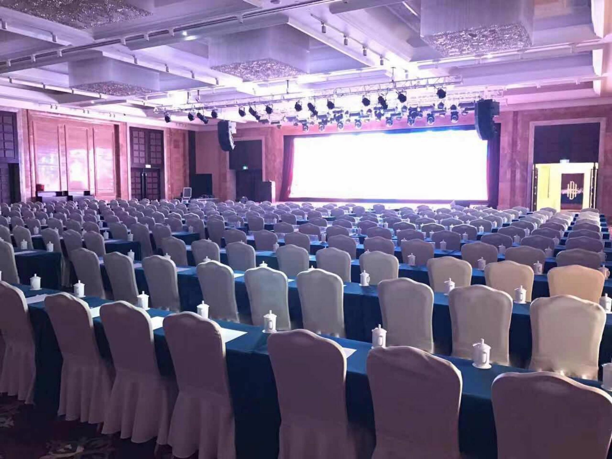 Jinan Luxury Blue Horizon Hotel Екстериор снимка