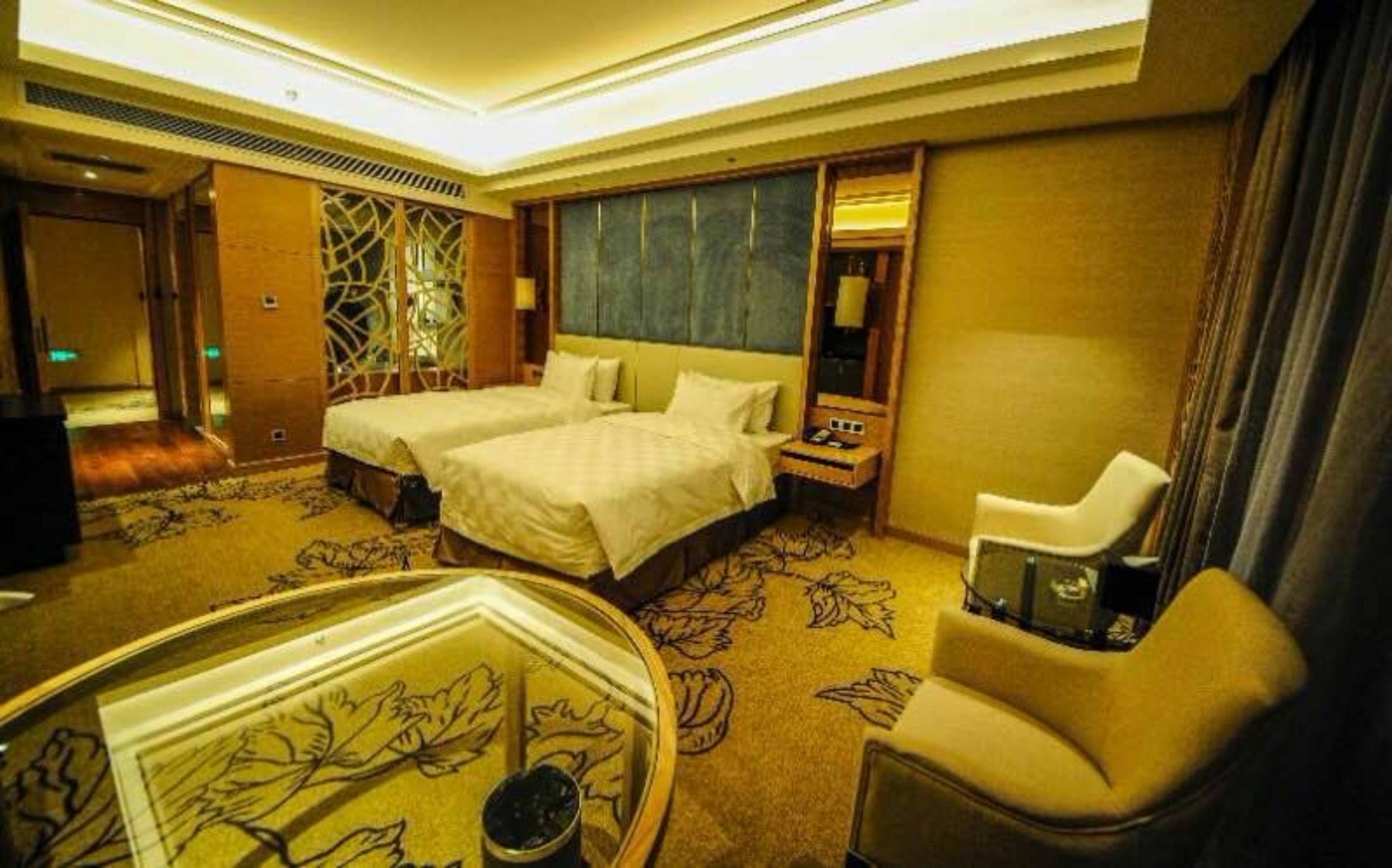 Jinan Luxury Blue Horizon Hotel Екстериор снимка
